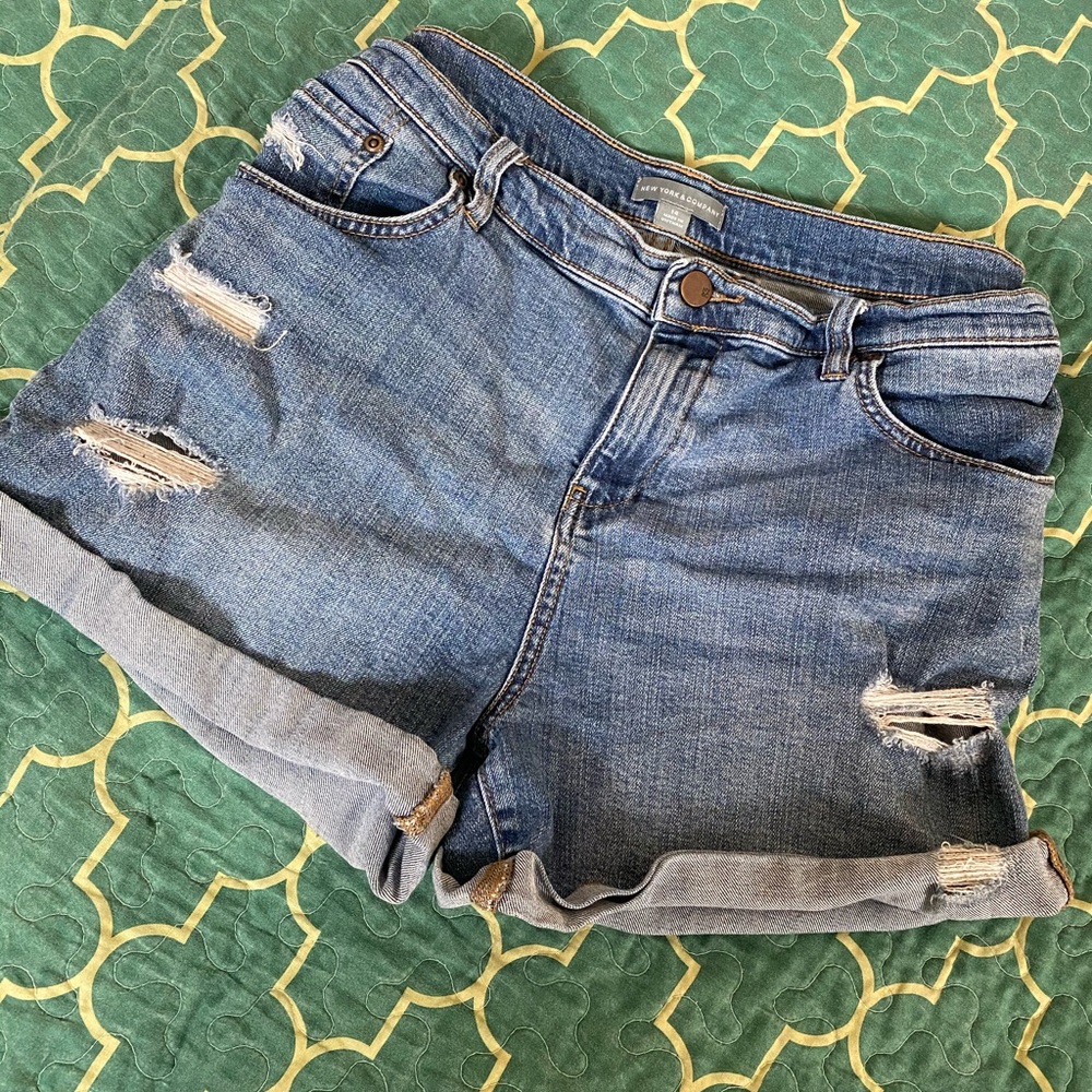 Super relaxed, distressed jean shorts